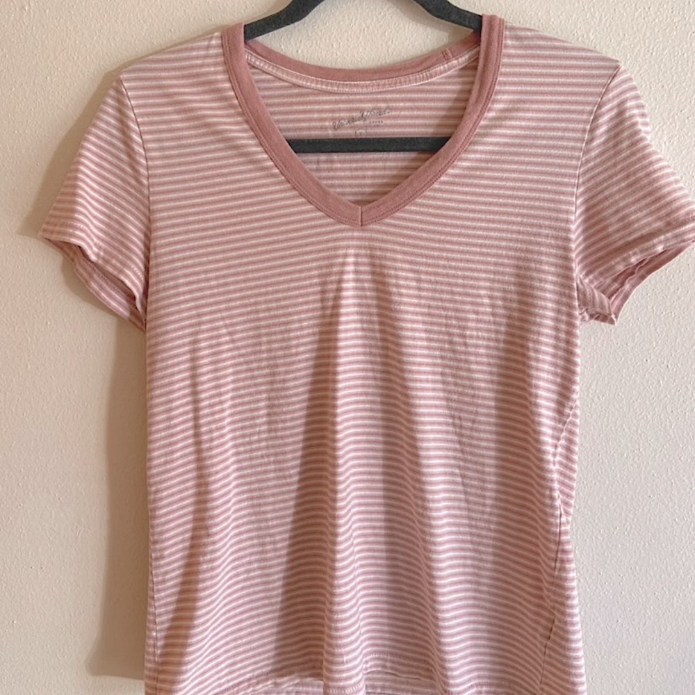 Universal Thread Shirt